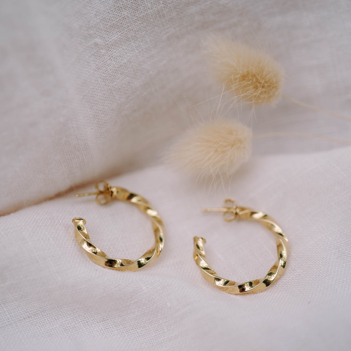 Hoops Crew Gold