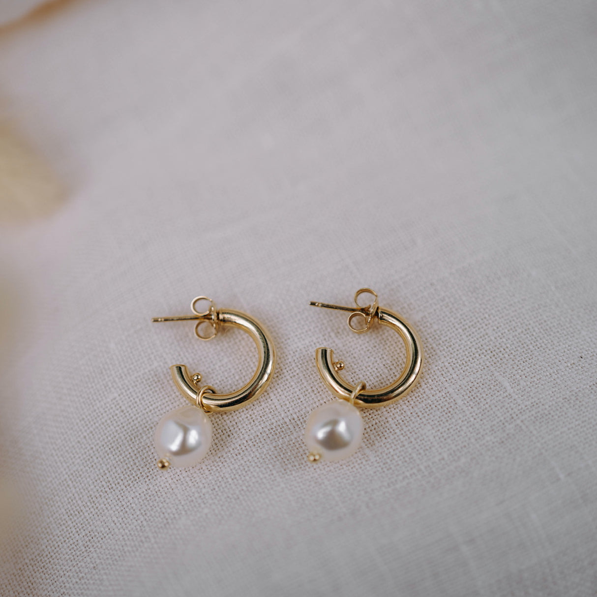Pearl Hoops Small Gold