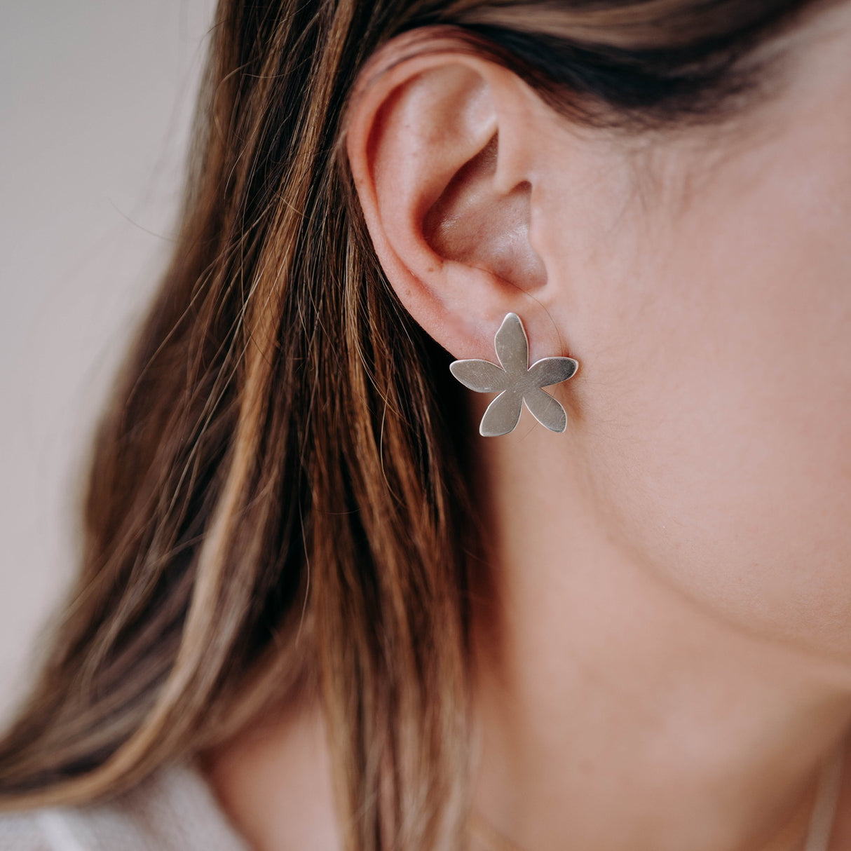 Arete Gde Lilia Silver