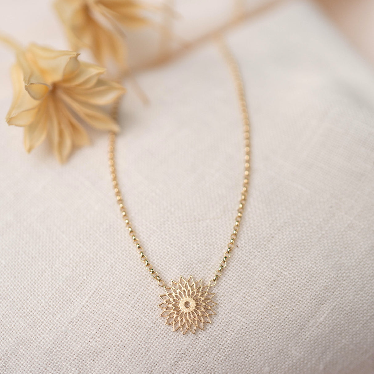 Collar Mandala Gold