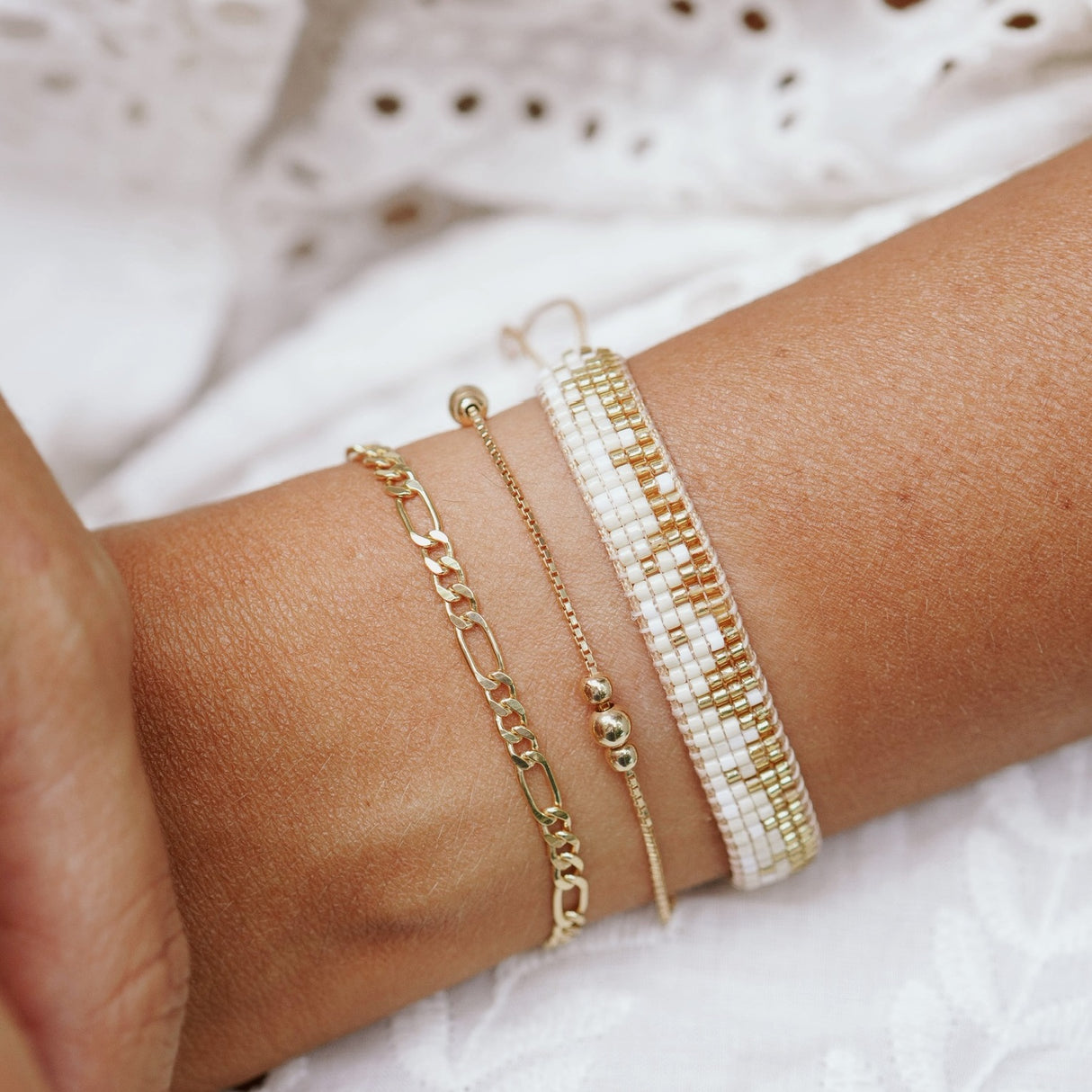 PULSERA LOOM ISIS GOLD
