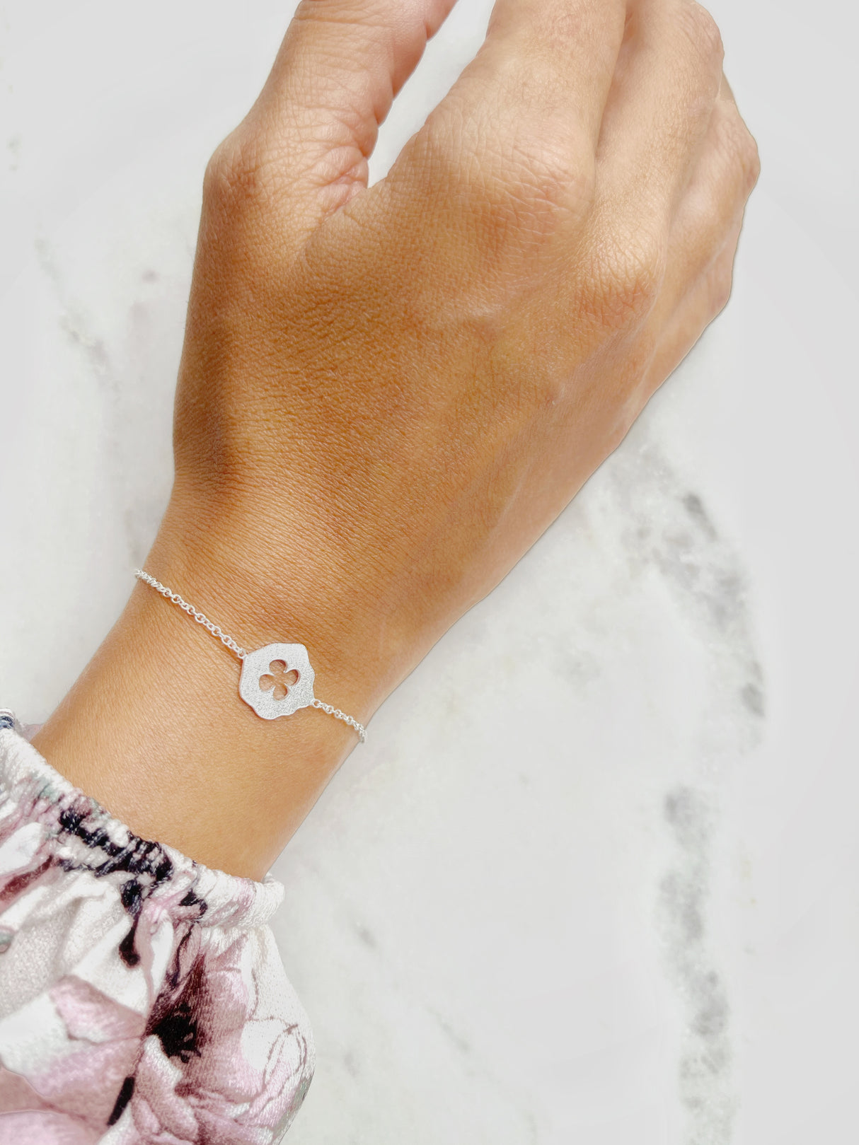 Pulsera Placa Flor Silver