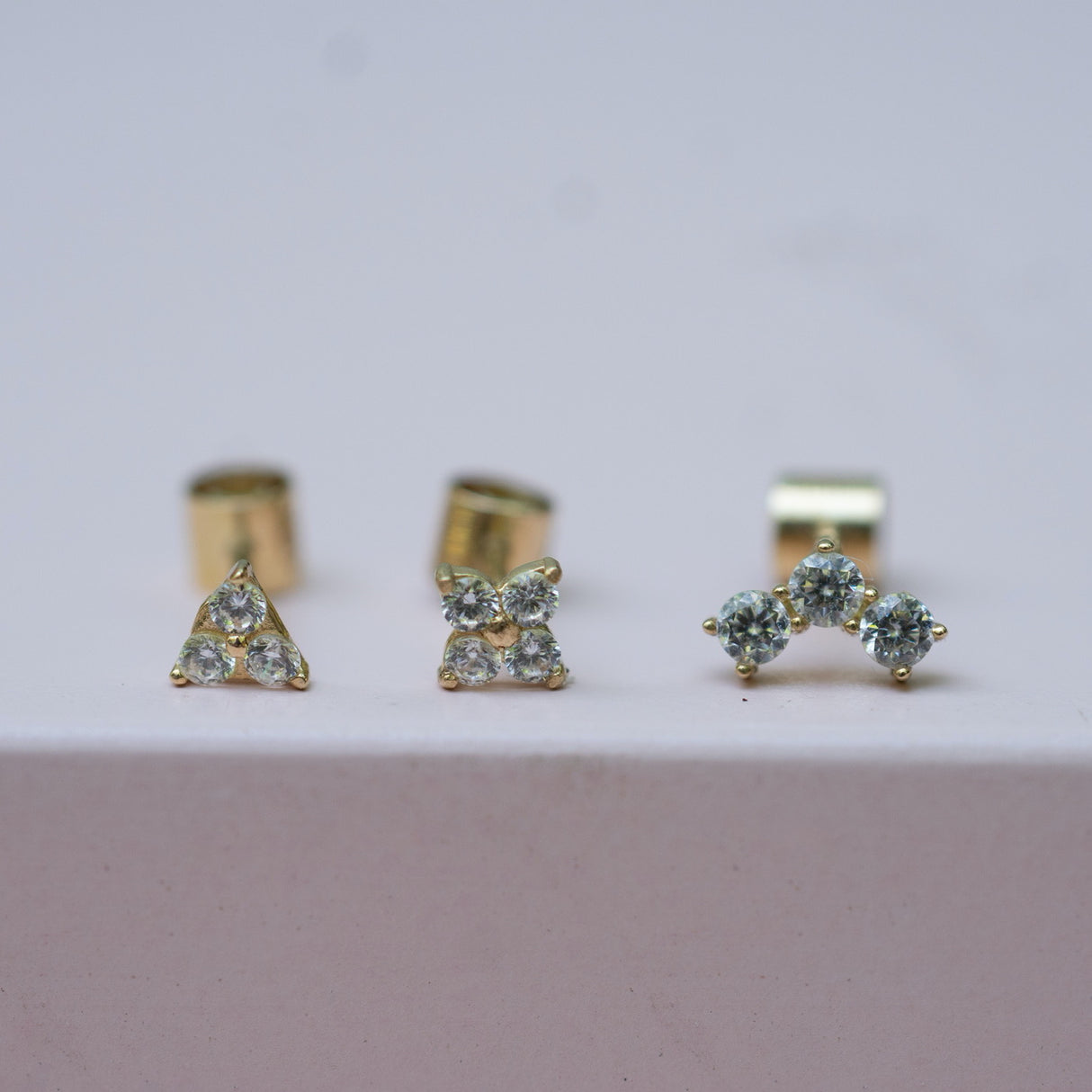 Stud Ara 18k