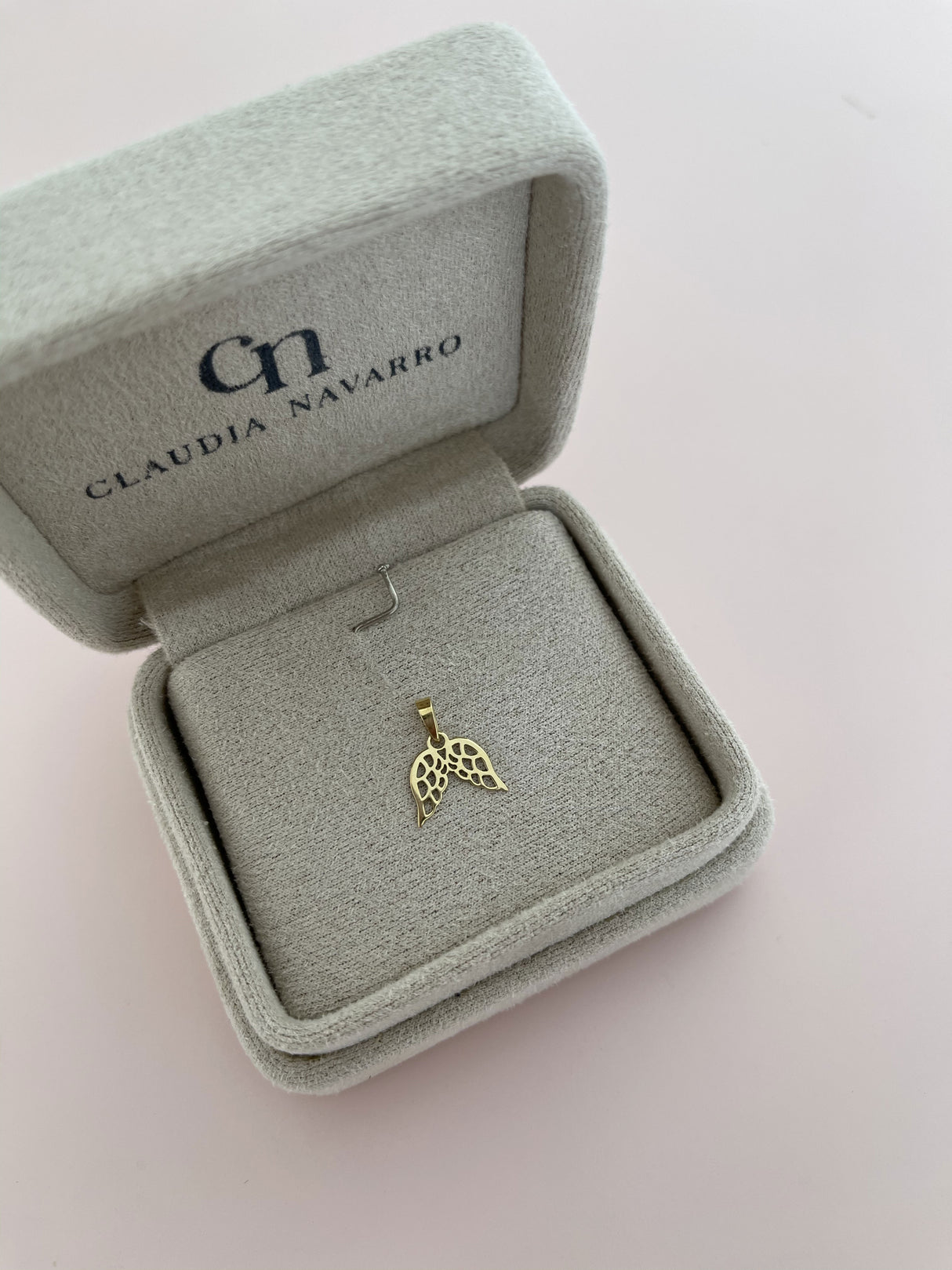 Dije Alitas 18k