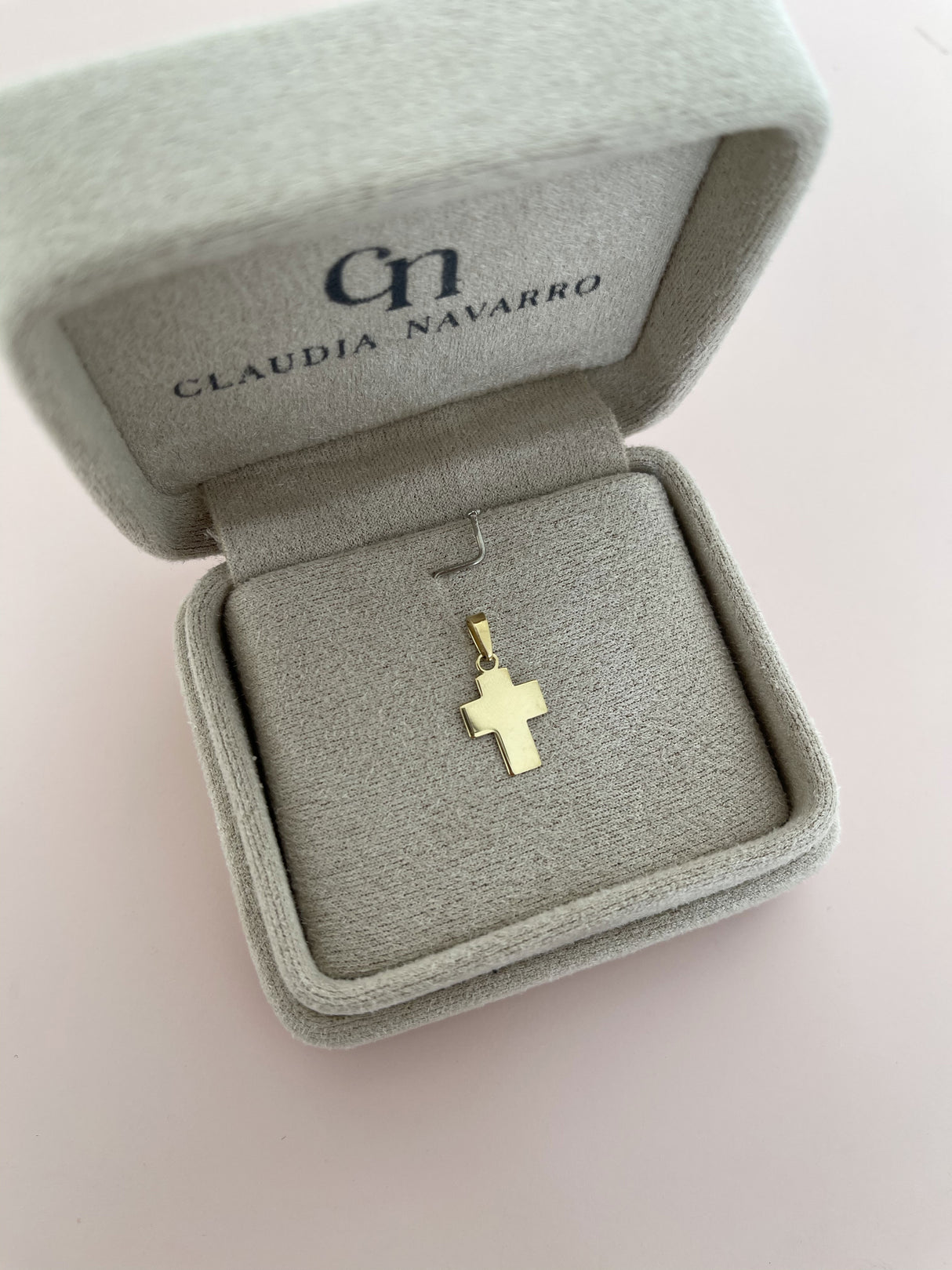 Dije Cruz 18k