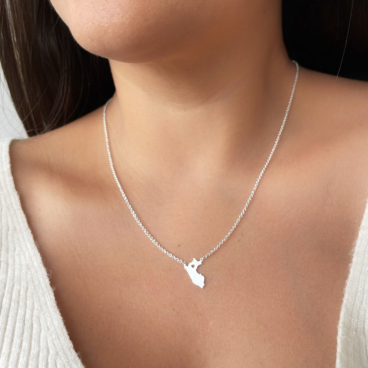 Collar Mapa del Perú Silver