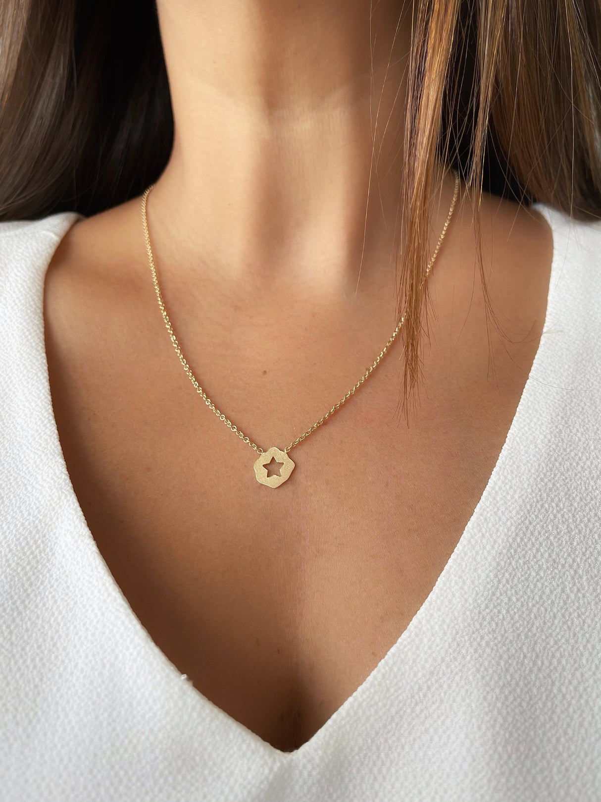 Collar Placa Estrella Gold