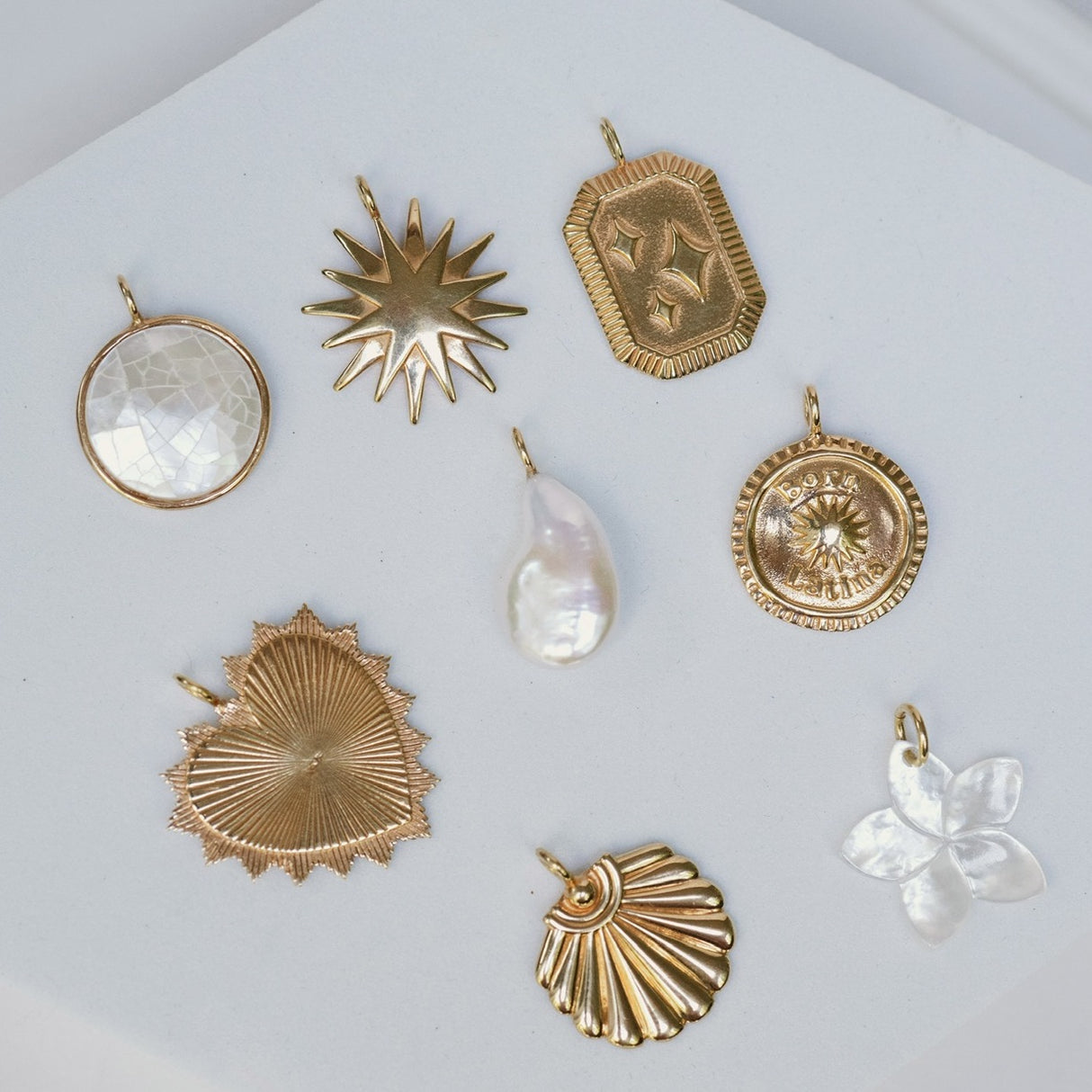 Charm Pearl Gold