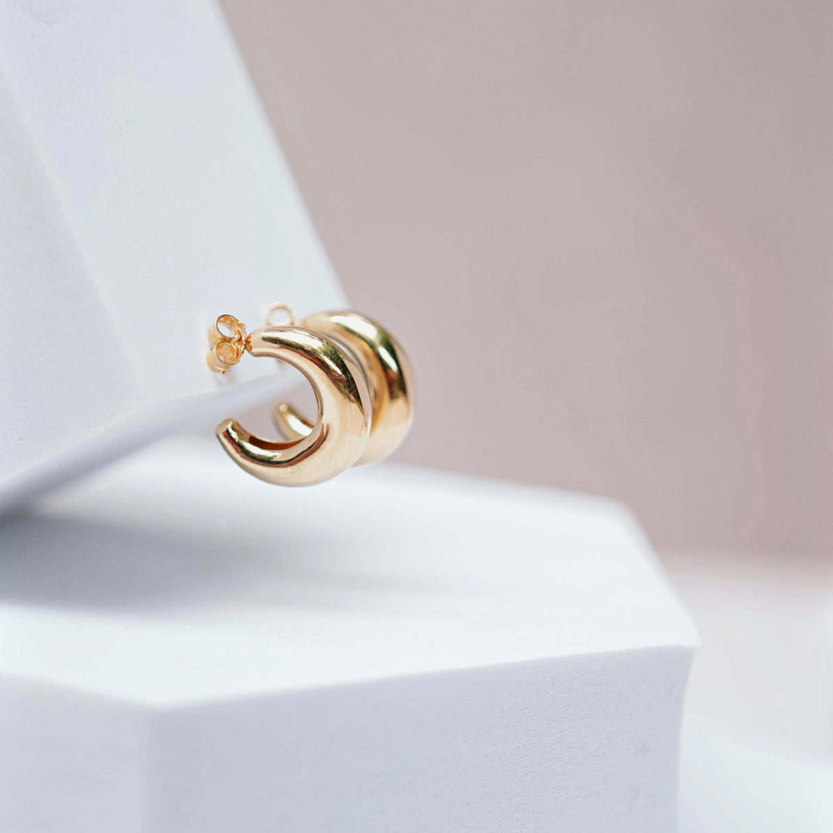 Hoops Vesta Gold
