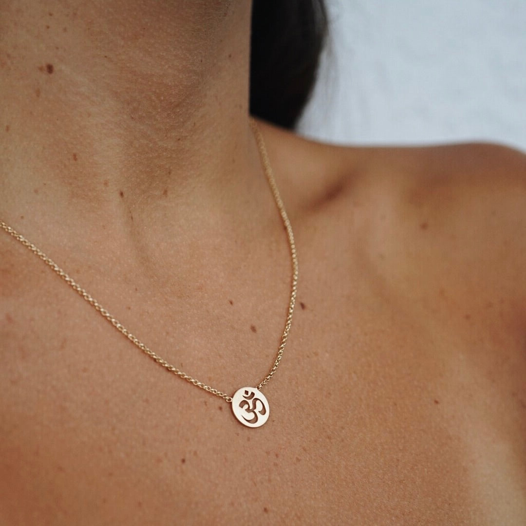 Collar Om Gold