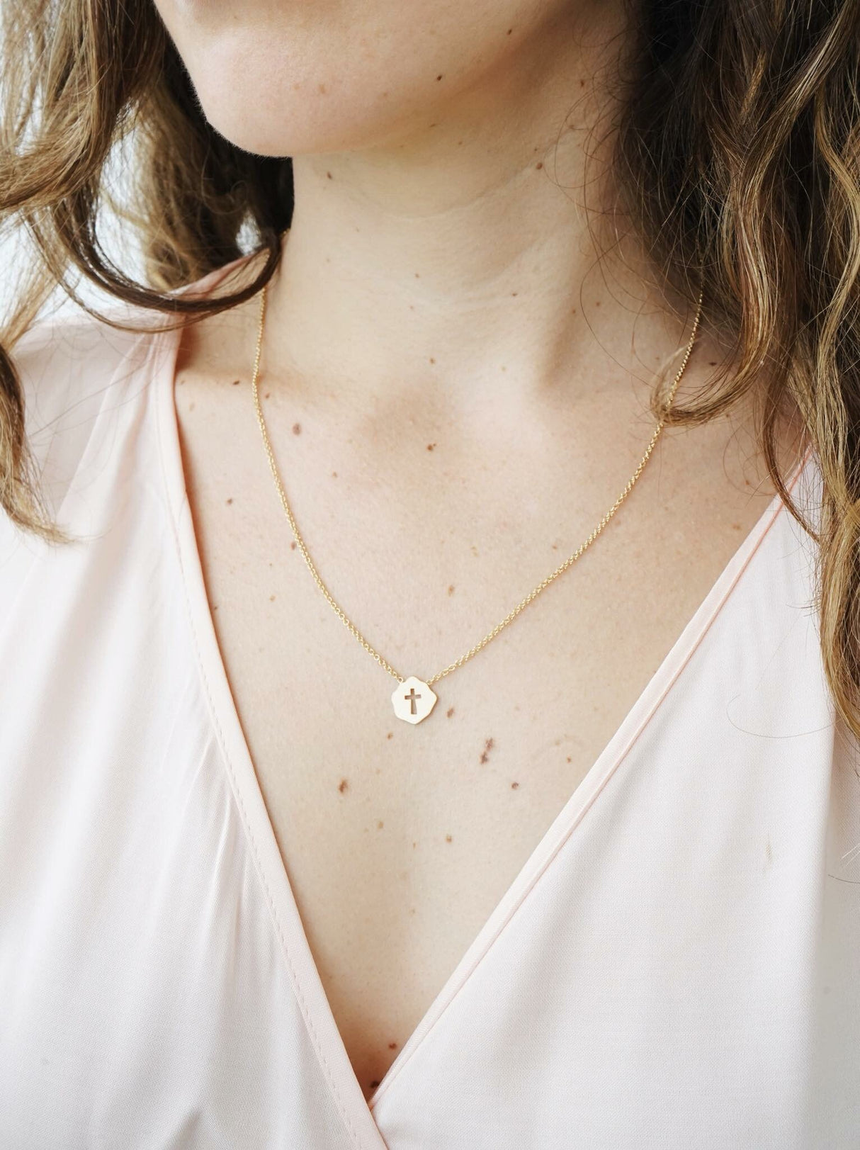 Collar Placa Cruz Gold