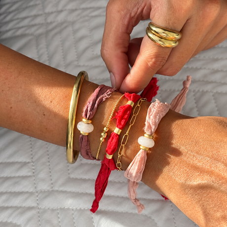 PULSERA SILK THE SCARLET - BEADS GOLD