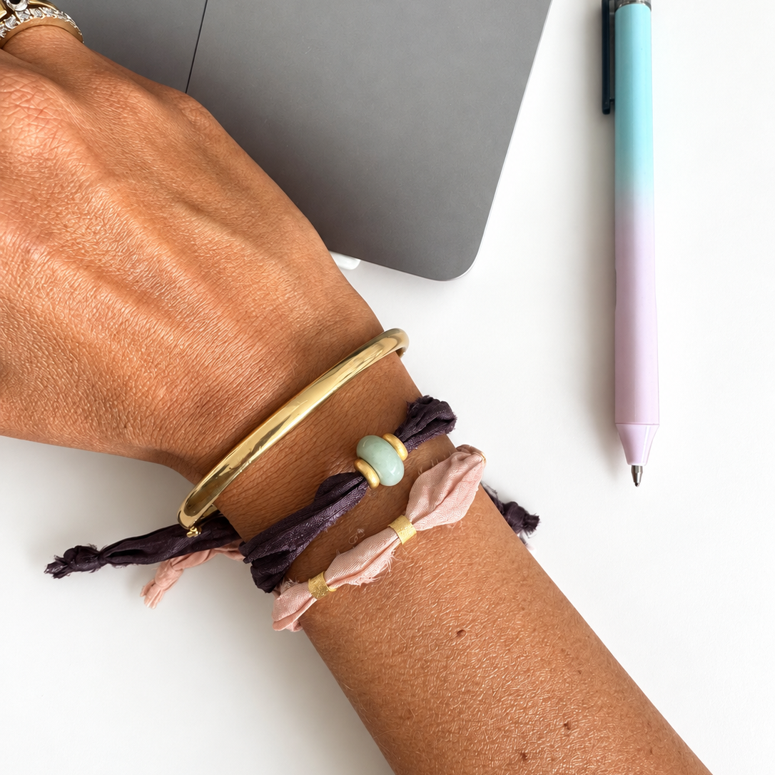 PULSERA SILK THE BLUSH - BEADS GOLD