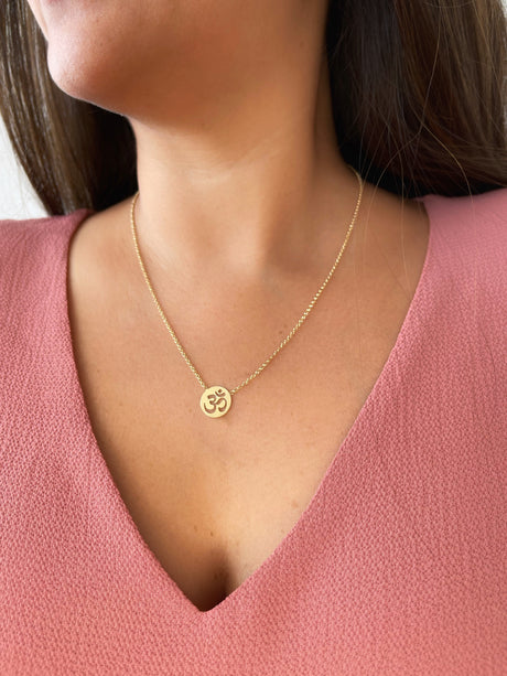Collar Om Gold