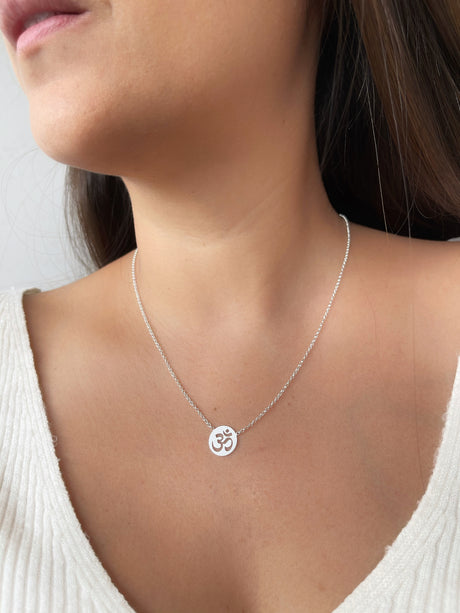 Collar Om Silver