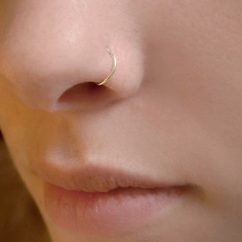 Arete en discount la nariz argolla